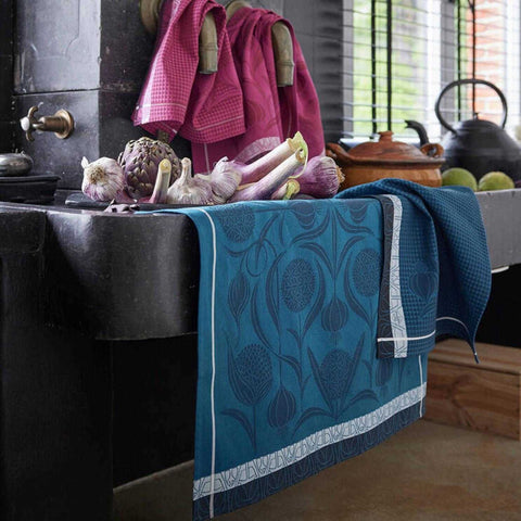 L'ail Blue Tea Towel by Le Jacquard Francais