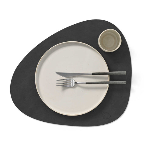 Nupo Table Mat Curve Large Black by Lind DNA