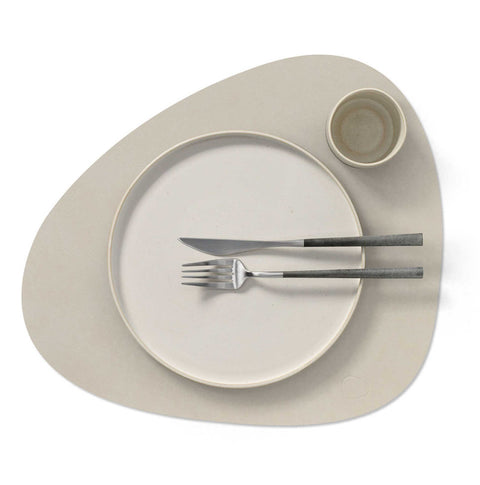 Nupo Table Mat Curve Large Oyster White by Lind DNA